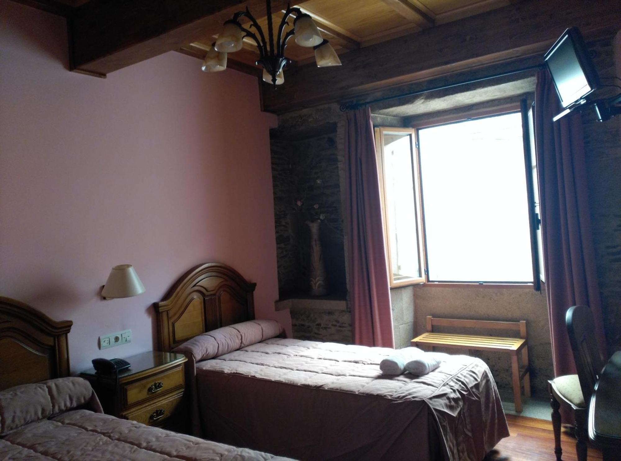 Pico Sacro II Hotel סנטיאגו דה קומפוסטלה חדר תמונה